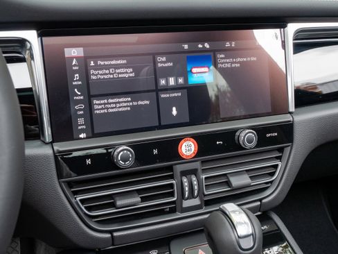 New 2026 Porsche Macan Turbo image 30