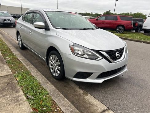 Used 2019 Nissan Sentra S FWD image 2