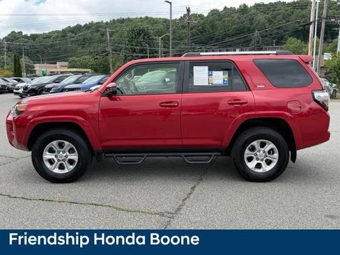 Used 2021 Toyota 4Runner SR5 AWD/4WD image 7