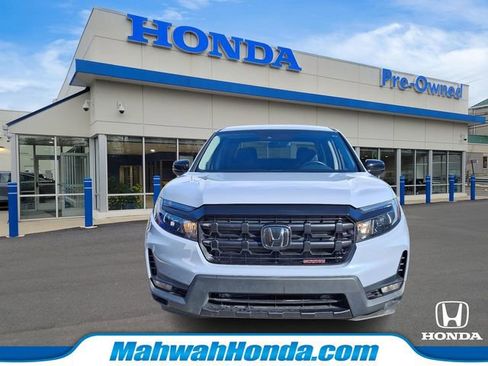 Used 2024 Honda Ridgeline Sport image 2