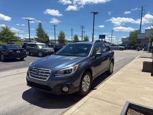Used 2017 Subaru Outback 2.5i Premium w/ Popular Package #1 AWD/4WD image 7
