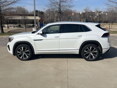 Certified 2025 Volkswagen Atlas Cross Sport SEL Premium R-Line image 7