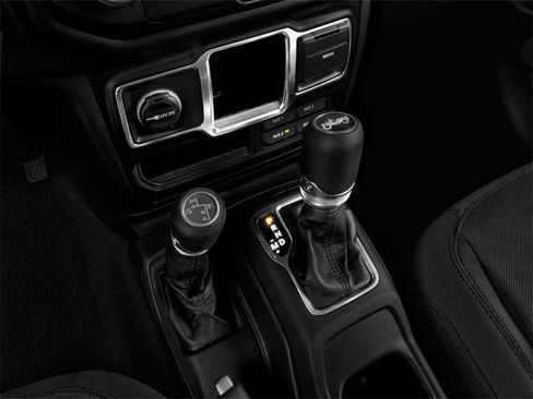 Used 2022 Jeep Wrangler Unlimited Sport AWD/4WD image 9