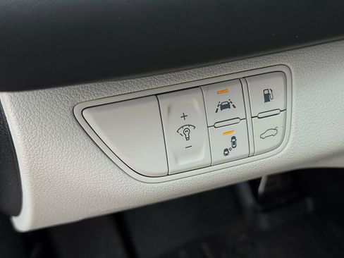 Used 2021 Genesis G70 3.3T image 31