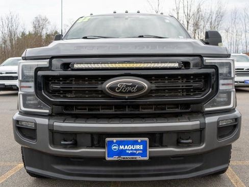 Used 2022 Ford F250 Lariat w/ Black Appearance Package image 3