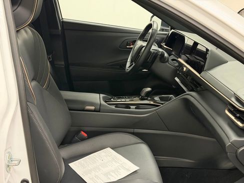 Used 2025 Toyota Crown Signia image 26