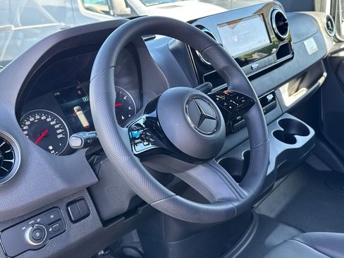 New 2025 Mercedes-Benz Sprinter 2500 image 13