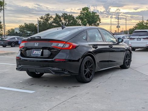 Used 2025 Honda Civic Sport image 5