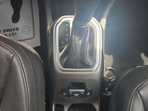 Used 2020 Jeep Renegade Limited w/ UConnect 8.4 Nav Group AWD/4WD image 34
