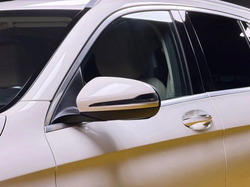 Used 2019 Mercedes-Benz GLC 300 image 9