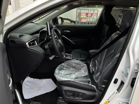 New 2026 Toyota Corolla Cross XLE image 9