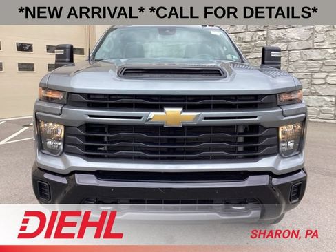 Used 2024 Chevrolet Silverado 2500 Custom w/ Custom Value Package AWD/4WD image 2