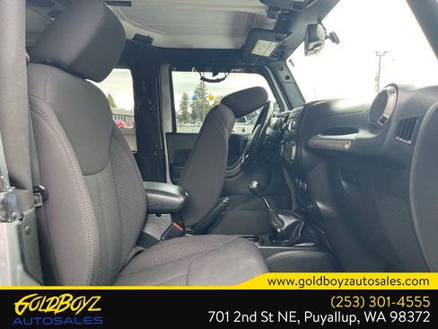 Used 2013 Jeep Wrangler Sport AWD/4WD image 22