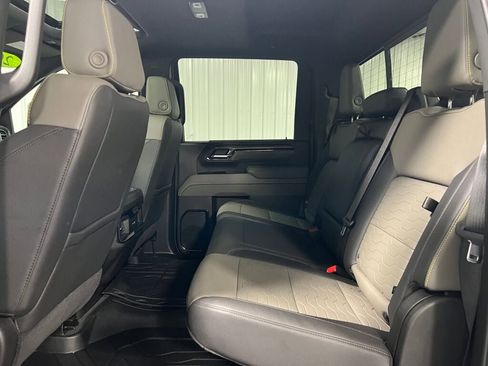 Used 2025 Chevrolet Silverado 2500 ZR2 w/ Technology Package image 6