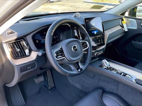 New 2026 Volvo XC60 B5 Ultra w/ Protection Package Premier image 9