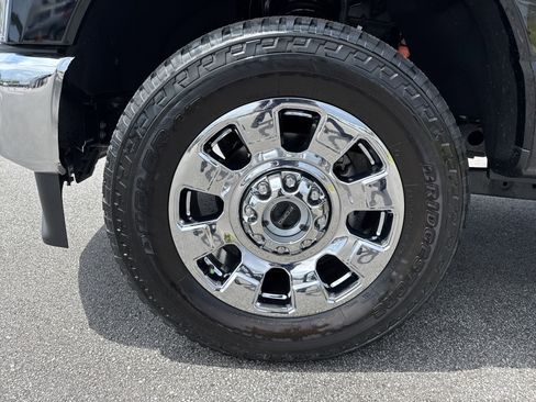 Used 2025 Ford F250 Lariat w/ Chrome Package image 13