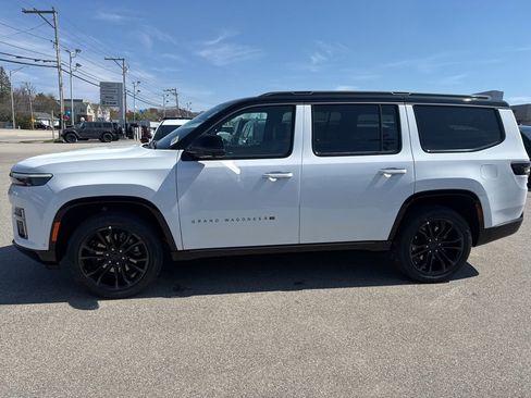 New 2026 Jeep Grand Wagoneer Summit AWD/4WD image 2