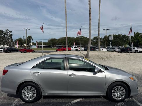 Used 2013 Toyota Camry LE FWD image 6