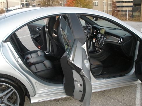 Used 2014 Mercedes-Benz CLA 250 4MATIC image 24