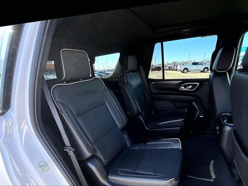 Used 2023 Chevrolet Tahoe Premier w/ Premium Package AWD/4WD image 28