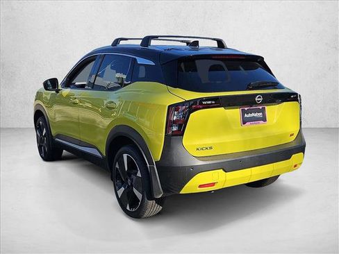 New 2025 Nissan Kicks SR image 9