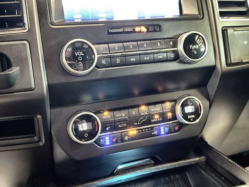 Used 2020 Ford Expedition Limited RWD image 22