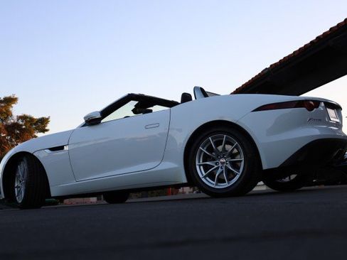 Used 2020 Jaguar F-TYPE Convertible image 17