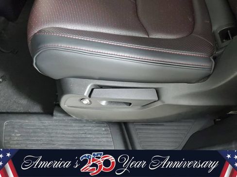 Used 2025 Honda Pilot Black Edition image 15