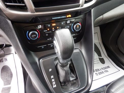 Used 2022 Ford Transit Connect XL image 22