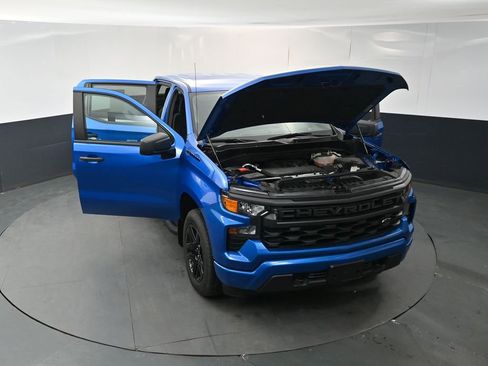 Used 2024 Chevrolet Silverado 1500 Custom w/ LPO, Dark Essentials Package AWD/4WD image 17