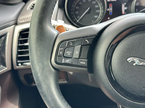 Used 2015 Jaguar F-TYPE S RWD image 21