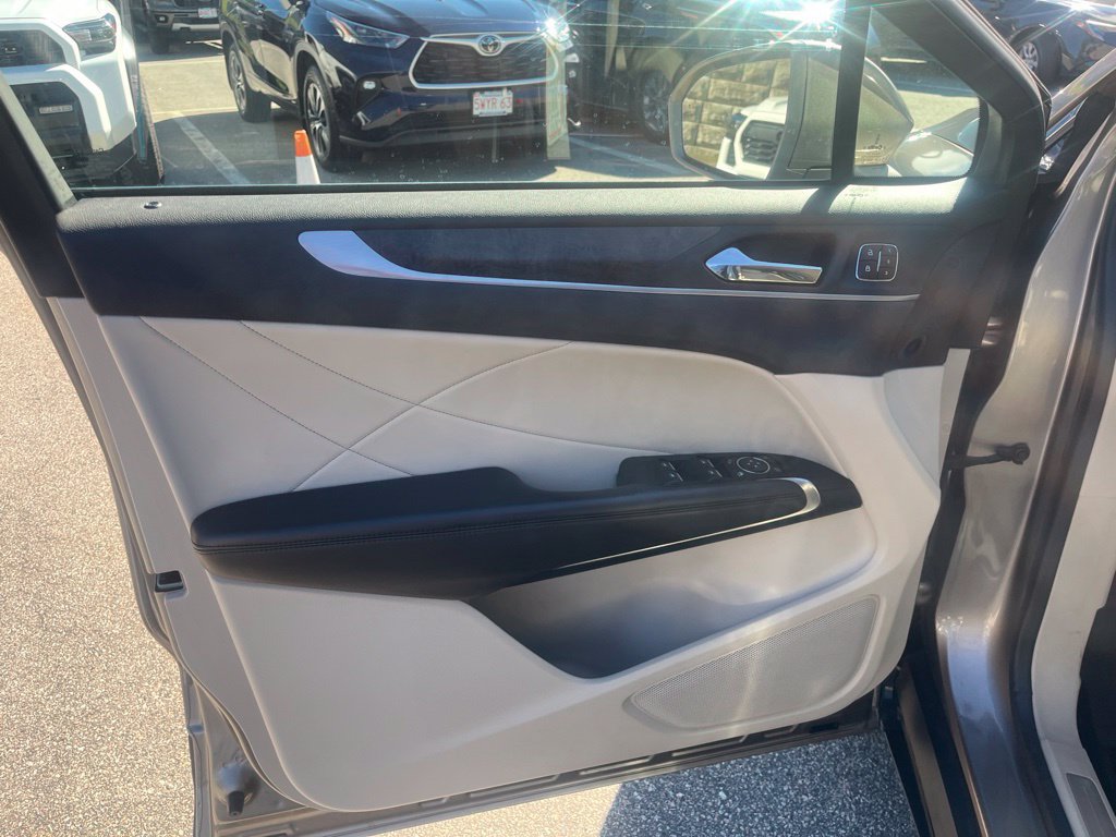 Used 2019 Lincoln MKC Reserve w/ MKC Climate Package AWD/4WD image 6