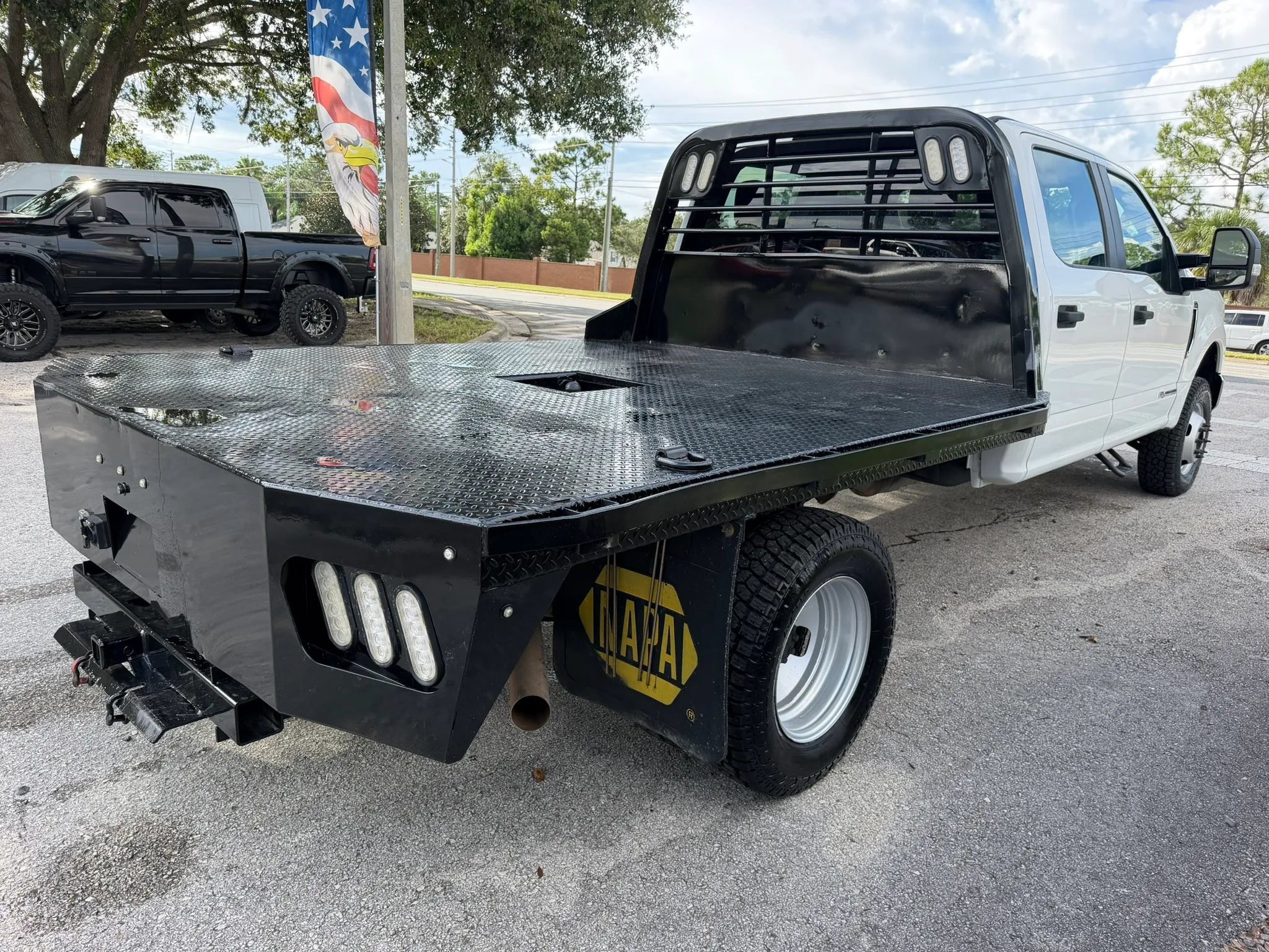 Used 2022 Ford F350 XL w/ Power Equipment Group AWD/4WD image 5