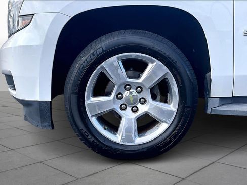 Used 2015 Chevrolet Suburban LT image 11