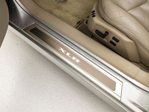Used 2005 Cadillac XLR image 32