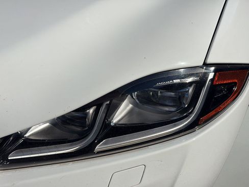 Used 2016 Jaguar XJ Supercharged RWD image 43