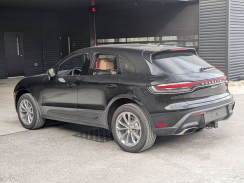 Certified 2026 Porsche Macan AWD/4WD image 3