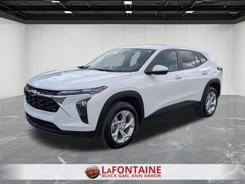 Certified 2025 Chevrolet Trax LS w/ LS Convenience Package FWD image 1