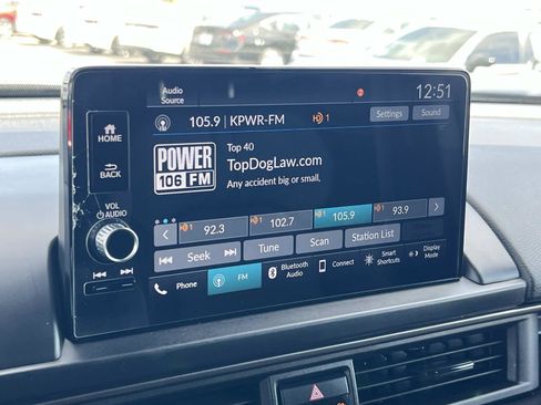 Used 2025 Honda Pilot TrailSport image 13