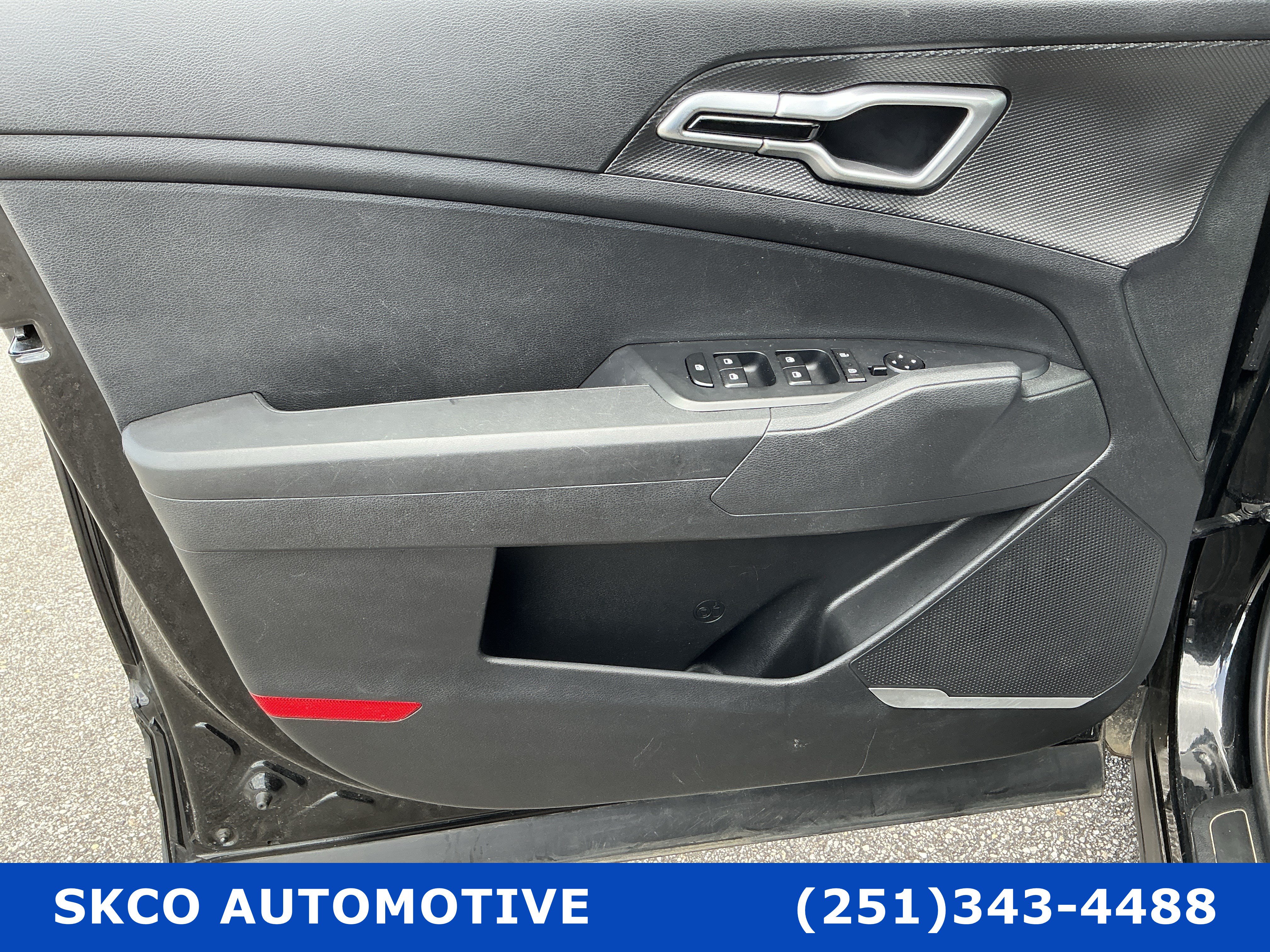 Used 2023 Kia Sportage LX FWD image 12