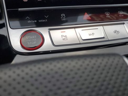 Certified 2024 Audi RS Q8 AWD/4WD image 30