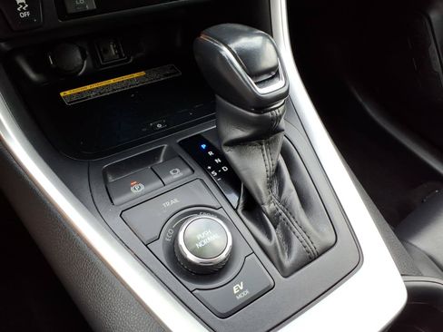 Used 2019 Toyota RAV4 XSE AWD/4WD image 19