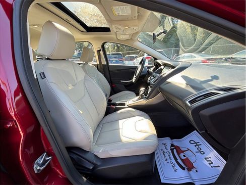 Used 2017 Ford Focus Titanium image 37