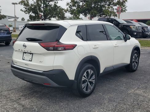 Certified 2021 Nissan Rogue SV image 4