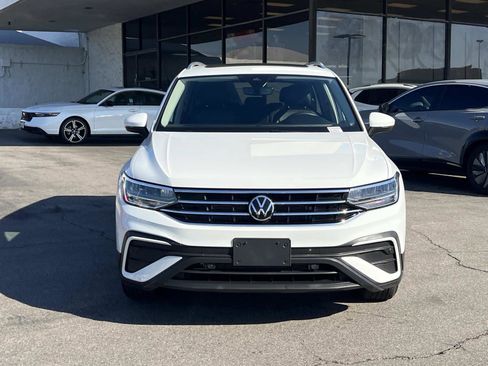 Certified 2022 Volkswagen Tiguan SE image 4