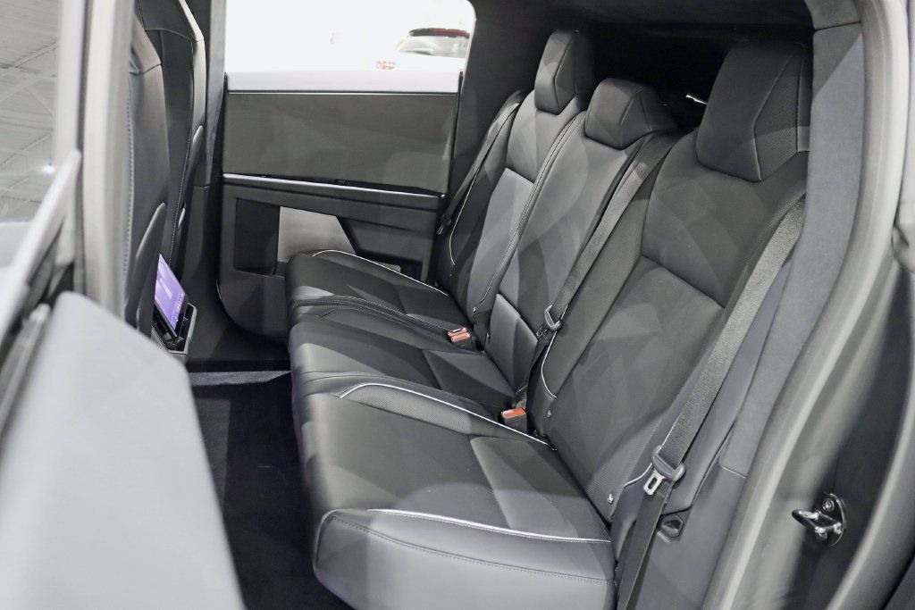 Used 2026 Tesla Cybertruck Cyberbeast AWD/4WD image 30