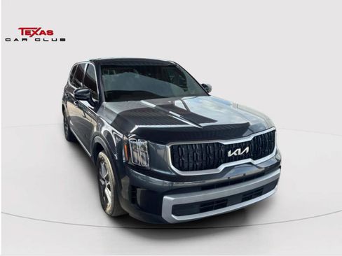 Used 2024 Kia Telluride LX image 1