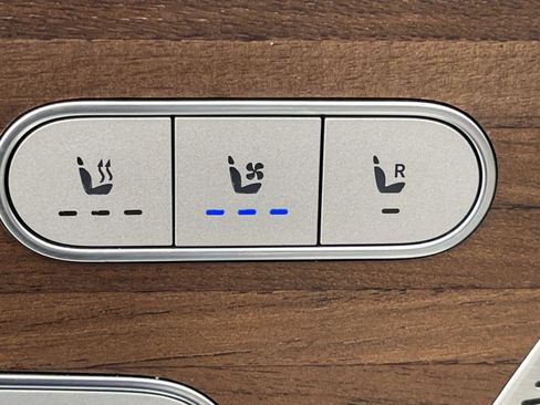 Used 2025 Mercedes-Benz GLE 350 4MATIC image 22