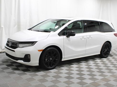 Used 2025 Honda Odyssey Sport-L image 37