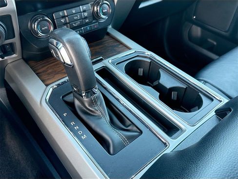 Used 2019 Ford F150 Lariat w/ Trailer Tow Package image 17